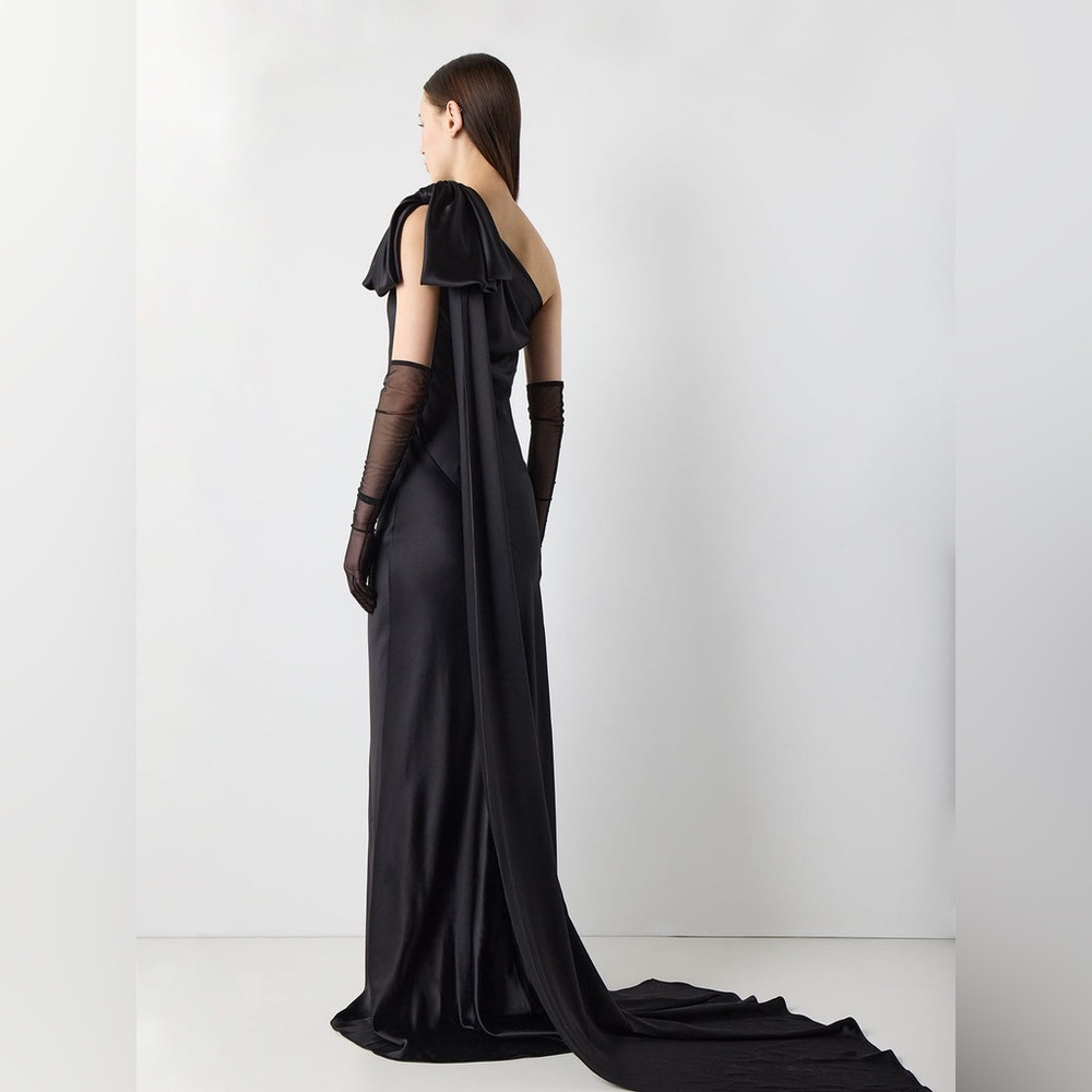 Alejandra Alonso Rojas One Shoulder Bow Silk Gown With Train In Black - Picture 2 of 12